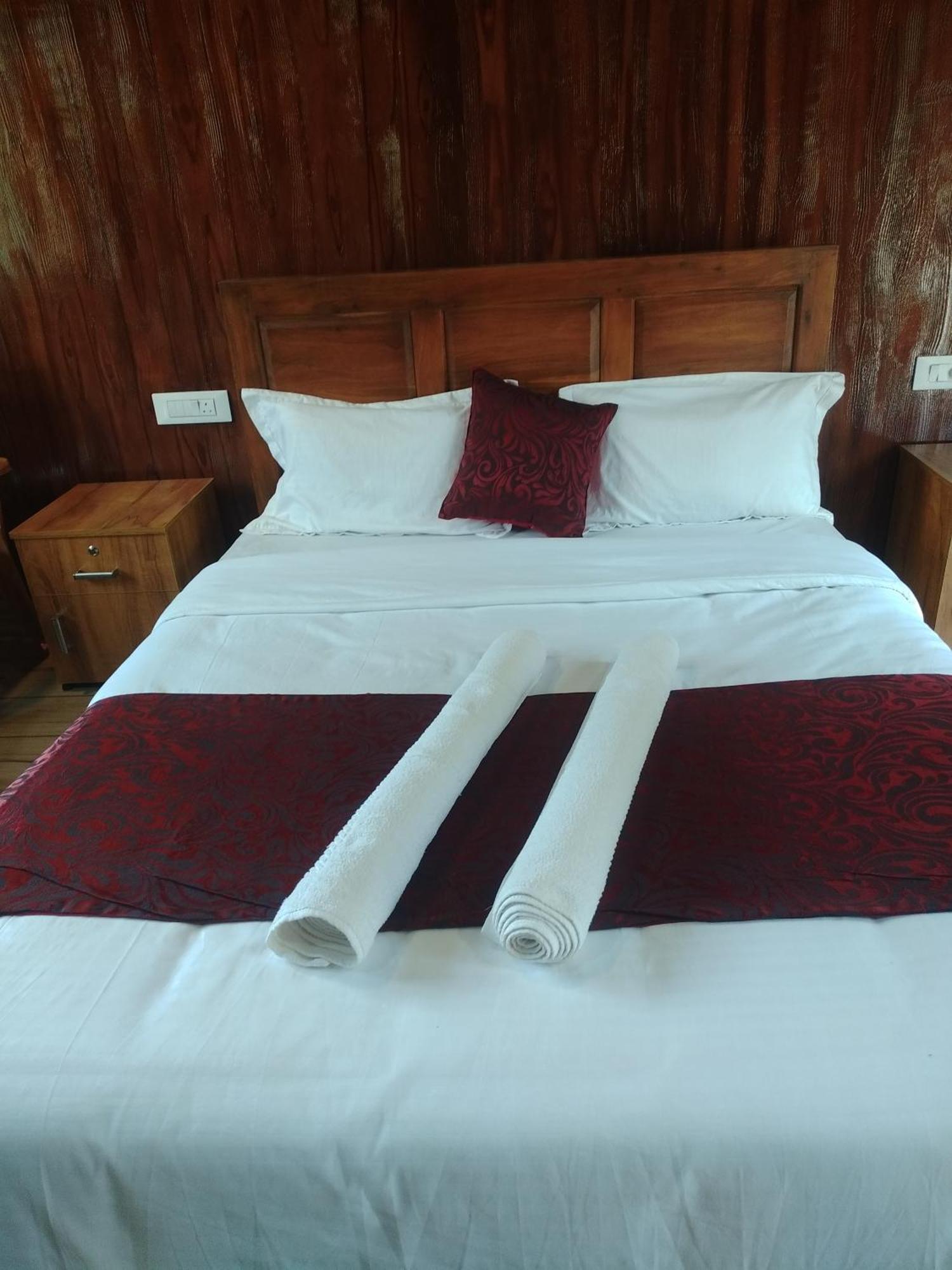 Don'S River Valley Jungle Resort Maraiyūr Exterior foto
